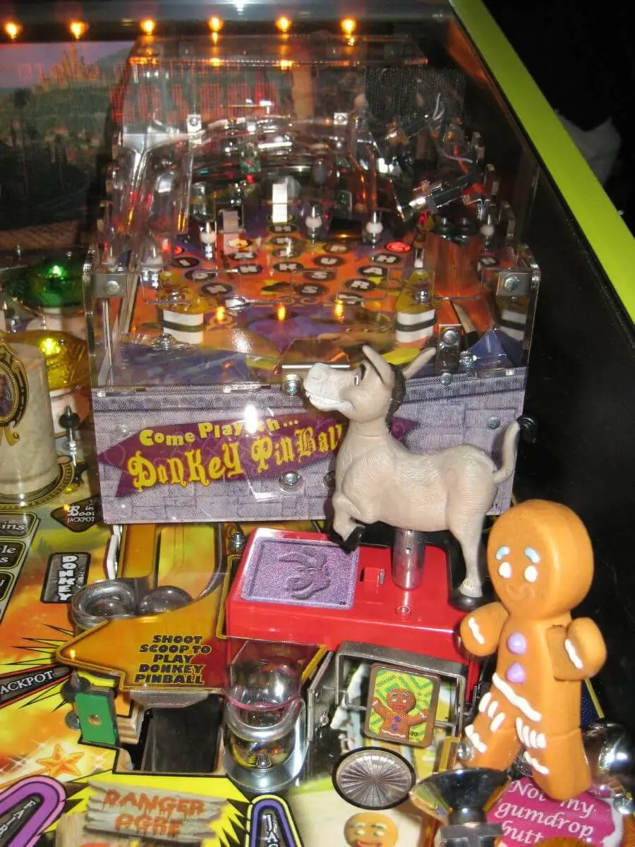 Shrek Pinball Machine - Image 3
