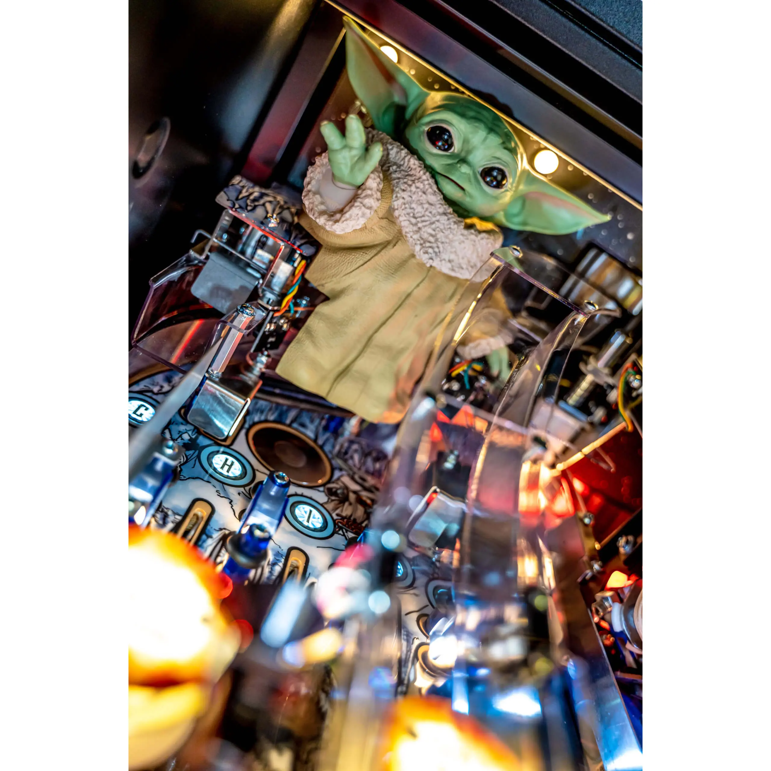The Mandalorian Premium Pinball Machine - Image 10