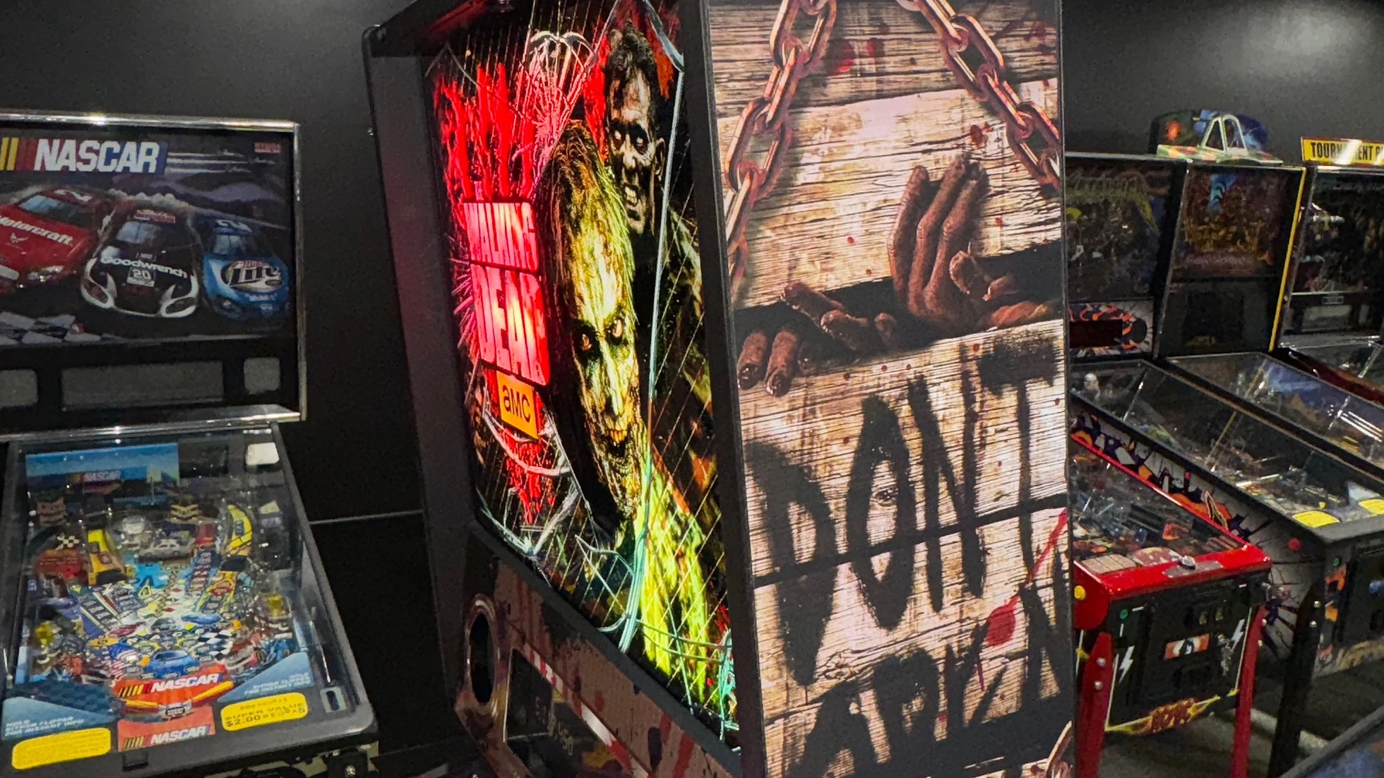 The Walking Dead Pinball Limited Edition Pinball Machine by Stern - Image 7