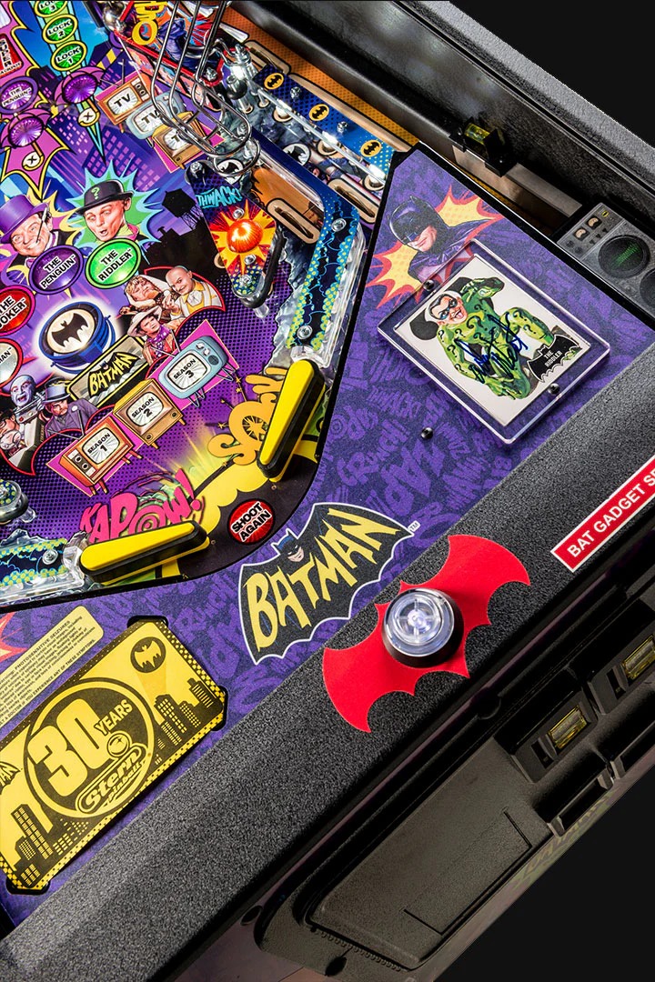 Pinball Batman '66 by Stern *Premium Edition* - Image 3